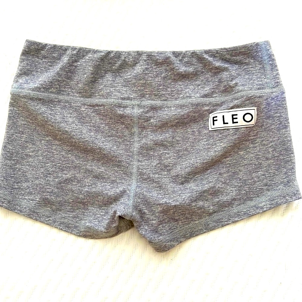 Fleo short shorts